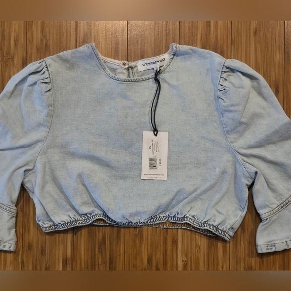 💚 NWT We Wore What Light Blue Denim Crop Top - Picture 2 of 10